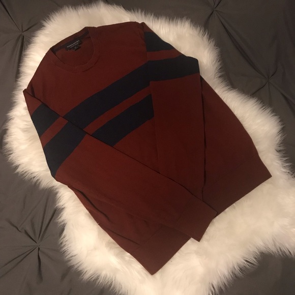 Banana Republic Crew-Neck Sweater - Picture 2 of 2